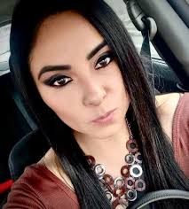 Nunca es tarde para festejar la vida de una amiga!** El grupo de ex  bastoneras María Auxiliadora Riobamba saluda a Lorena Cabezas, promoción  2005. **¡Que la vida siga sonriendo para ti!** ¡Muchas