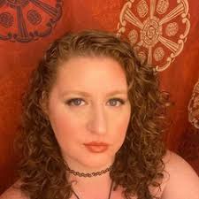 Shelly Beyer's Instagram, Twitter & Facebook