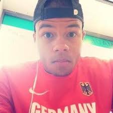 Roy Barratt (@RoyEjiaku)