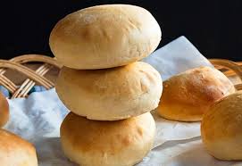 Les Meilleurs Petits Pains Hamburger Maison Facile Recipe In 2020 Hamburger Buns Food Homemade Buns