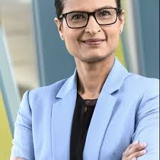 Esther Mathieu's Instagram, Twitter & Facebook