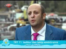 Okan kurt 210 views1 year ago. Leyla Ile Mecnun 30 Bolum Mecnun Kamilin Agzindan Cikani Kulagina Sokarim Youtube