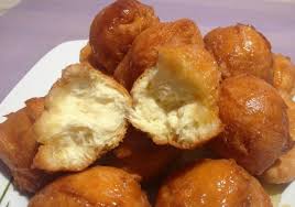 Gli struffoli, o cicerchiata, sono dolci di carnevale fritti, facilissimi da preparare. Strufoli Umbri La Ricetta Originale Dolce Tipico Di Carnevale