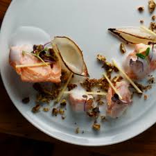 Saumon Confit A L Huile De Coriandre Crumble Aux Noix De Pacanes Et Foam De Lait De Coco Les Recettes Aromatiques Recette En 2020 Saumon Confit Huile De Coriandre Coriandre