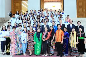 Đăng tin giả lên facebook sẽ bị phạt bao nhiêu tiền? Pho Thá»§ TÆ°á»›ng VÅ© Ä'á»©c Ä'am Gáº·p Máº·t Ä'oan Ä'áº¡i Biá»ƒu Chia Sáº» Cung Tháº§y Co Bao Nhan Dan
