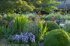 Marianne Majerus Garden Images