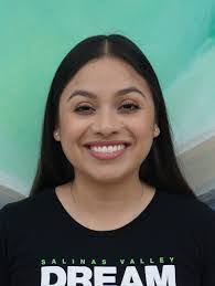 Stefany Reyes's Instagram, Twitter & Facebook