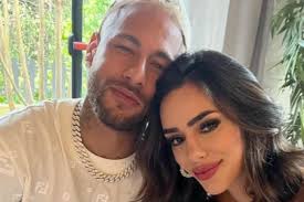 Joss Stone anuncia o nascimento da primeira filha e fala do parto: "Estou  exausta"