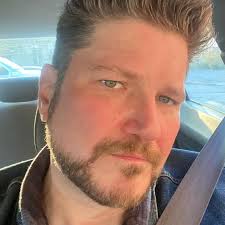 I mean, cmon Guillermo Del Toro. It looks like the creature is gonna bust  out with “The sword of Domocles is hangin over my HEAD….”