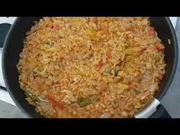 Riz A La Tomate Et Poivron Tres Rapide Youtube En 2020 Cuisine Marocaine Riz Tomate Cuisine