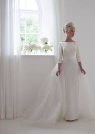 Jacqueline A Beautiful Sleek And Sophisticated Tailored Column Straight Wedding Dress Deli Column Wedding Dress 1960s Wedding Dresses Trendy Wedding Dresses