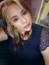 Sólo soy él secreto,de un montón de letras ; qué siempre estarán dedicadas  para ti...