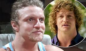 Nick Cummins appears to get his trademark curly tresses cut