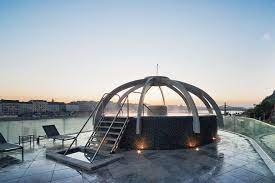 Bagni Termali Da Budapest I Bagni Rudas E La Vasca Termale Con Vista Mozzafiato Sul Danubio Un Esperienza Fantastica Bagni Termali Piscine Budapest