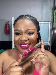 🤭 LAUGH jhoor 😂😅😂😅 “HOW TO DIRECT SOMEBODY TO YOUR HOUSE” 😂 😂 😂  “AMERICA” Capitol street, Lincoln Avenue, #451; that's my house. 🥰  “ENGLAND” Downing street, Plot 122, Flat 8; see