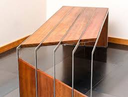 Banc En Acier Inoxydable Cerisier Bresilien Par Par Metalonwood Steel Furniture Design Stainless Steel Furniture Steel Furniture
