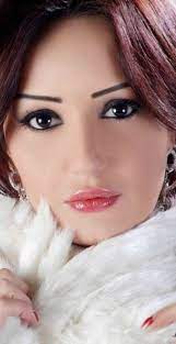 صدم الوسط الفني في سوريا صباح اليوم الاثنين بخبر وفاة الفنانة دينا هارون عن عمر يناهز الخمس وأربعين عاماً، تاركة وراءها ابنها الوحيد كرم الذي يبلغ من العمر 4 سنوات. ØµÙˆØ± Ù‚Ù†Ø§Ø© Ø§Ù„Ø³ÙˆÙŠØ³ ÙˆÙØ§Ø© Ø§Ù„ÙÙ†Ø§Ù†Ø© Ø§Ù„Ø³ÙˆØ±ÙŠØ© Ø¯ÙŠÙ†Ø§ Ù‡Ø§Ø±ÙˆÙ† Ø¨Ø¹Ø¯ Ø£Ù† Facebook