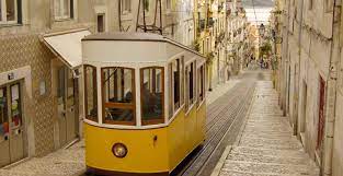 Train travel in portugal is not expensive in comparison with many european countries. Trenhotel Train De Nuit Entre L Espagne La France Et Le Portugal