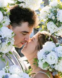 Mr & Mrs Dixon ❤ The perfect elopement at gorgeous Flynn's beach with Marry  Me Mindy -Port Macquarie Marriage Celebrant & MC  https://www.lucyhumphriesphotography.com/wedding-photography @marryme.mindy  #lucyhumphriesphotography #portmacquarie ...