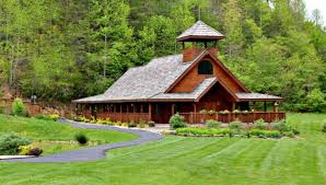 Little log cabin wedding chapel. Gatlinburg S Little Log Wedding Chapel In Gatlinburg Tn Tennessee Vacation