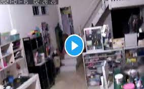 Gempa tersebut tidak berpotensi tsunami. Terekam Cctv Begini Detik Detik Gempa Di Majene Bagian 2