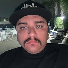 Anyone here play hollow servers?