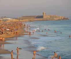 Dit strand ligt aan de atlantische oceaan. Carcavelos Strand Lissabon Strande Taet Pa Lissabon Surferstrande Portugal Paddleboarding Cascais Portugalnyt
