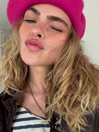 new profile pic bc i love my pink beret 💓💓💗💖💖💖💘💝🩷🩷💝💝