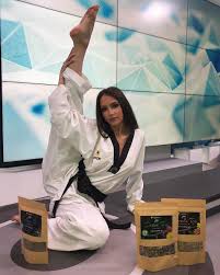 34 Tys Otmetok Nravitsya 908 Kommentariev Sara Damnjanovic Saratkd7 V Instagram Giveaway Savrseni I Martial Arts Girl Taekwondo Girl Martial Arts