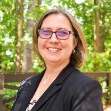 Paula Arnett's Instagram, Twitter & Facebook