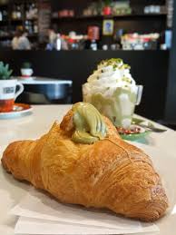 I am a manufacturers agent and distributor of all italian foods, pastries, cakes, desserts, pasta's, cookies, gluten free italian. 10 Rules Of Italian Breakfast Or How Do Italians Eat Breakfast