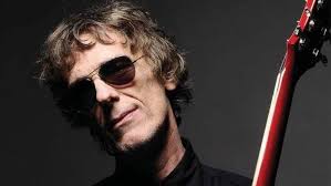 Carolina peleritti siempre mantuvo con absoluta reserva su vida privada. Lectura Obligatoria La Biografia De Spinetta Que Escribio Sergio Marchi Borderperiodismo