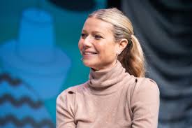 Between march and april 2020, amid the pandemic, amazon said it. Jeff Bezos Can T Quit Ghosting Gwyneth Paltrow Vanity Fair