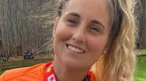 Former rugby star Dani Czernuszka-Watts 'wired' to play para ice hockey