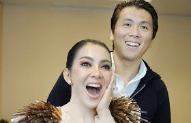 Reino barack merasa wajar dekati syahrini. Bobot Syahrini Naik 6 Kilogram Begini Komentar Manis Reino Barack Okezone Celebrity