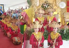 Check spelling or type a new query. Tari Sigeh Penguten Tarian Penyambut Tamu Istimewa Khas Lampung