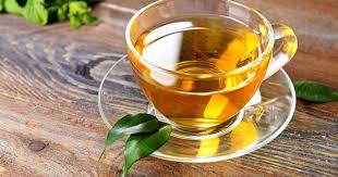Hoặc bạn có thể uống trà xanh mỗi ngày để giảm tổn thương do mụn trứng cá. Co Nen Uá»'ng Tra Xanh Vao Buá»•i Tá»'i TrÆ°á»›c Khi Ä'i Ngá»§