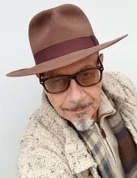 This vintage hat is the Bailey 1922 7002 Fedora it's made with the famous  LiteFelt finish, a revolutionary treatment process that takes a natural  un-stiffened premium wool felt hat and makes it