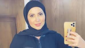 ظهرت الفنانة السورية نسرين طافش في مقام المتصوف الأكبر محيي الدين بن عربي وهي مرتدية الحجاب وذلك عبر مقطع فيديو قامت بتصويره بنفسها.ويظهر الفيديو الذي. Ù†Ø³Ø±ÙŠÙ† Ø·Ø§ÙØ´ Ø¨Ø§Ù„Ø­Ø¬Ø§Ø¨ Ù…Ø§ Ø§Ù„Ù‚ØµØ©