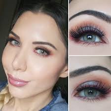 Florence Gray с диоптриями