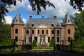 Kasteel Nijnenhuis Diepenheim Http Www Leidekkersbedrijf Koenders Nl Referenties Kerken Kastelen Huize Nijenhuis Diepenhe Castle Estate Netherlands Castle