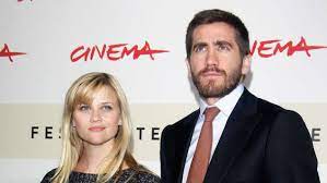 I love his clean shaven look, but i have to say that i really love this look too. Jake Gyllenhaal Das Sind Seine Beruhmten Ex Freundinnen