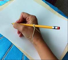 Kalem tutuşu ise baştan 3. Ozel Egitim Ozel Egitimci Kalem Tutma Becerisinin Calisilmasinda Etkinlik Onerileri