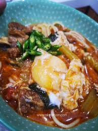 Follow this recipe and prepare the local delicacy at home! Resipi Mee Bandung Mudah Vanilla Freak