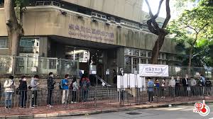 Jun 19, 2021 · 新冠肺炎｜5地點涉變種病毒再次檢測 包括大埔墟熟食中心、天水圍公共圖書館【附名單】 (22:01) prev next 政府今晚（19日）引用《預防及控制疾病（對若干人士強制檢測）規例》（第599j章），將5個涉及n501y變種病毒的地點或交通工具，納入新型冠狀病毒強制檢測。 å¤å­é å¼·æª¢å¨æ¸¯ç¤¾åæª¢æ¸¬ä¸­å¿ä¸å'¨ä¸æä¹åå¨é¨çæ»¿ é¦æ¸¯ é¦æ¸¯æå¯ç¶²