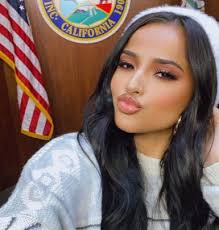 Anything related to becky g is allowed. Becky G Vergleichen Sie Die Korpergrosse Das Korpergewicht Die Korpermasse Mit Anderen Beruhmtheiten Stellameus