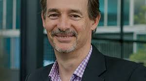 Justin Lobb's Instagram, Twitter & Facebook