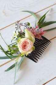 Frisuren neue frisuren, frisurentrends, promifrisuren. Haarschmuck In Blush Und Burgundy Selber Machen Elegante Hochzeit Teil 4 Blumigo