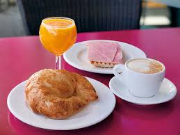 Desayunos diferentes para hacer en casa y no caer en la rutina