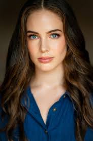 Brooke Baxter's Instagram, Twitter & Facebook